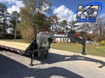 102"x32" Diamond C Gooseneck MAX RAMPS