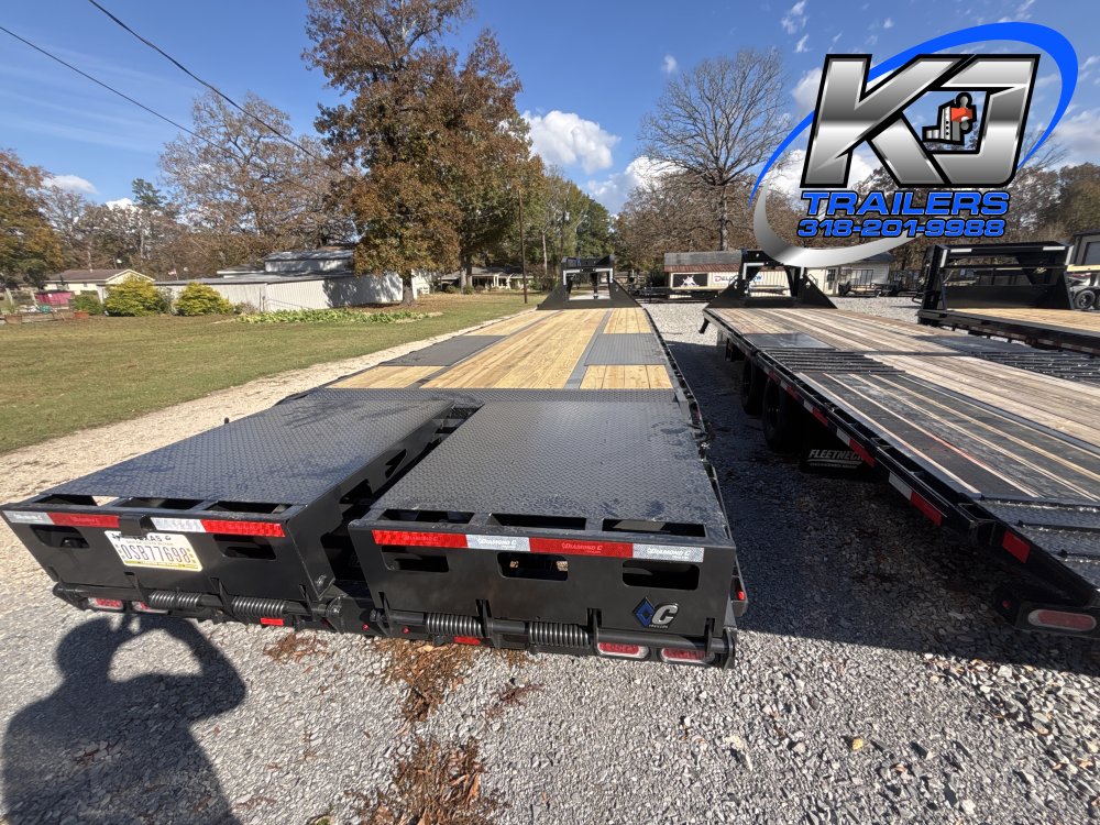 102"x32" Diamond C Gooseneck MAX RAMPS