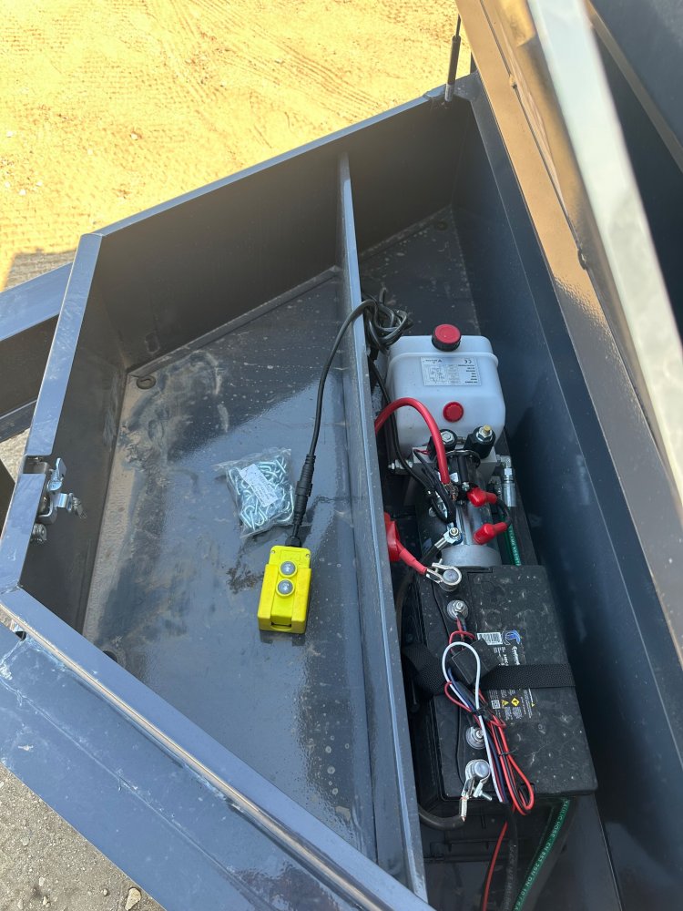 2025 IRON BULL 83X14 DWB DUMP TRAILER