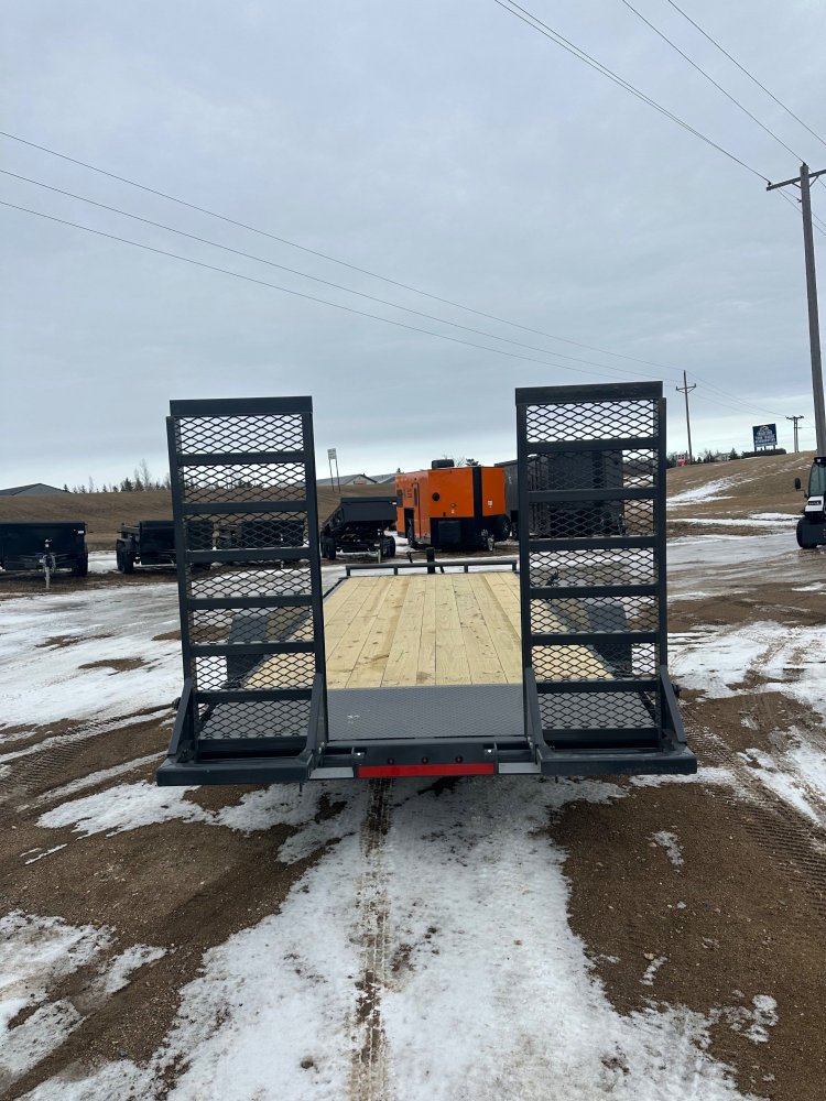 2025 LAMAR 83X20 EQUIPMENT TRAILER