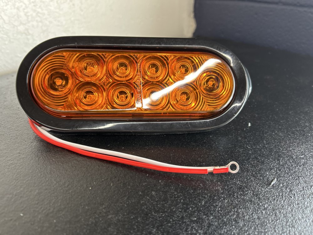 6 IN OVAL LIGHT AMBER