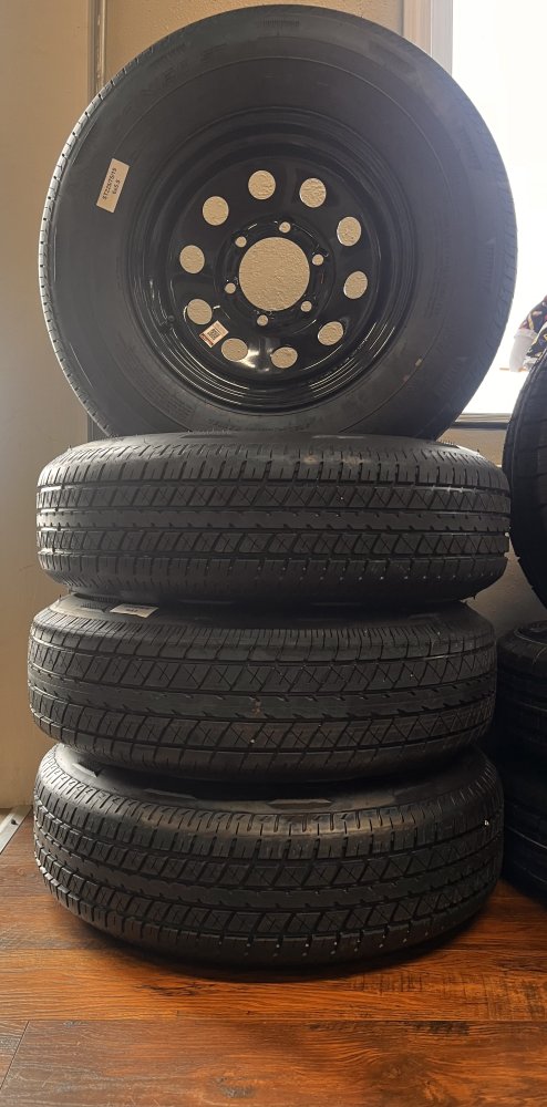 ST 225/75/15 : 6x5.5 - Black