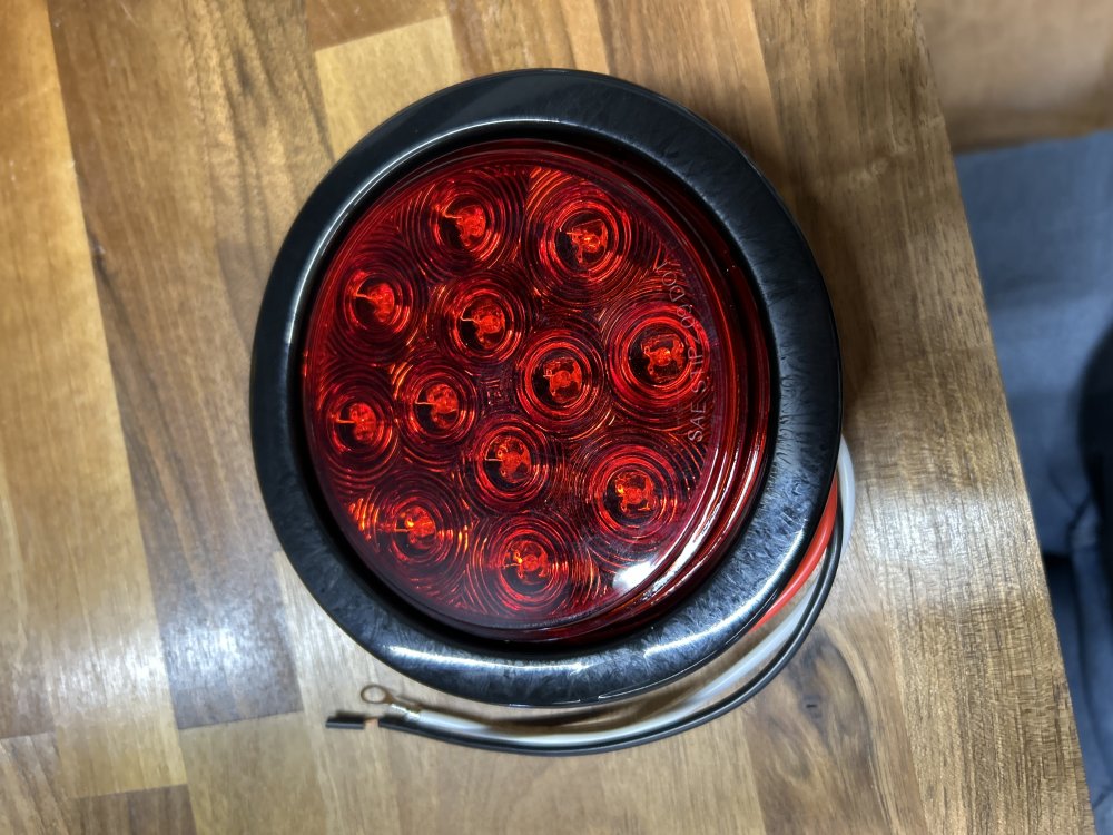 6 IN DARK RED MARKER LIGHT