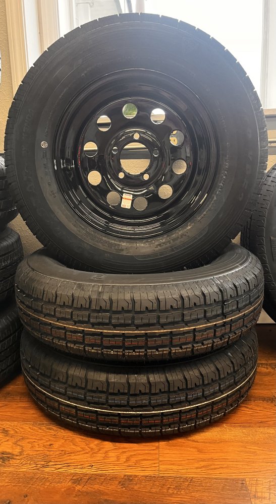 ST205/75/15 : 5x4.5 - Black