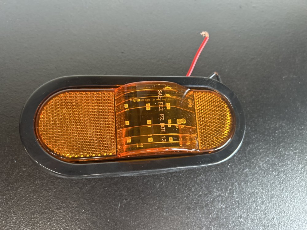 6IN OVAL MID SHIP TURN SIGNAL AMBER