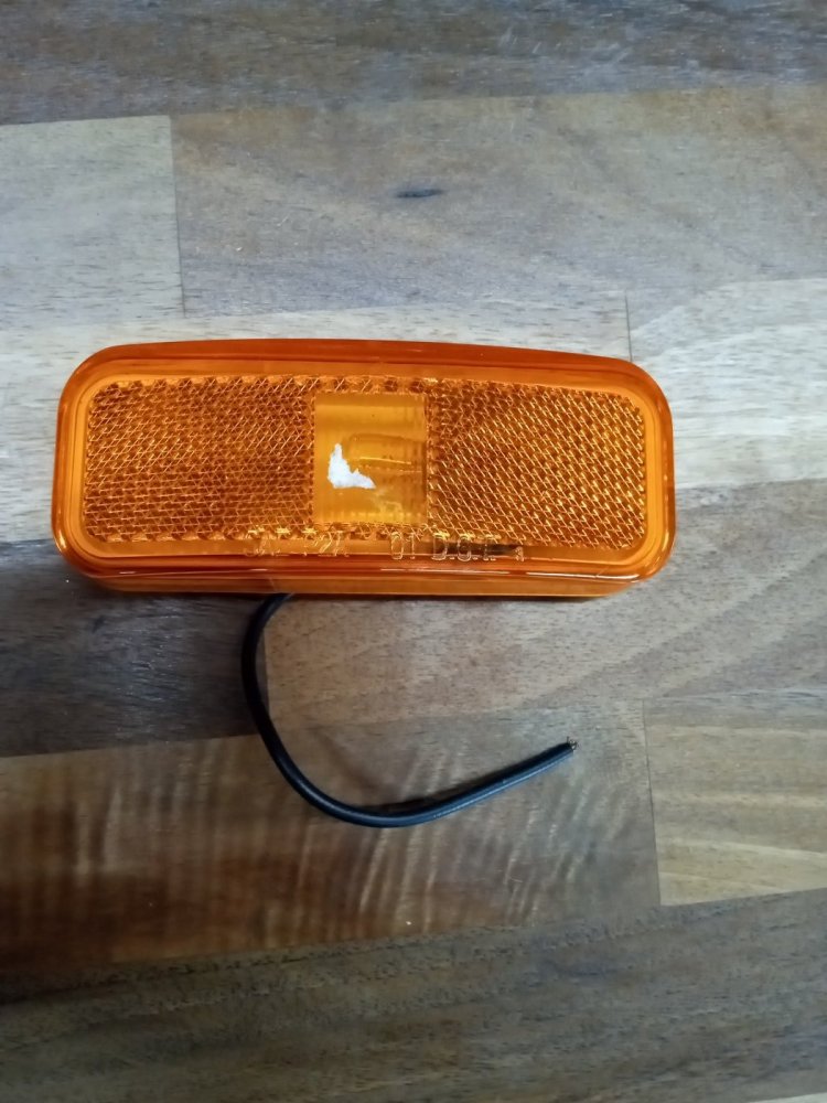 AMBER SIDE MARKER LIGHT