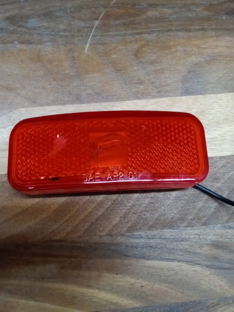 RED SIDE MARKER LIGHT