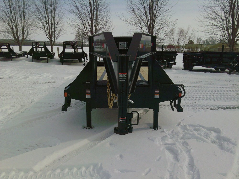 102" x 32' Tandem Low-Pro Gooseneck