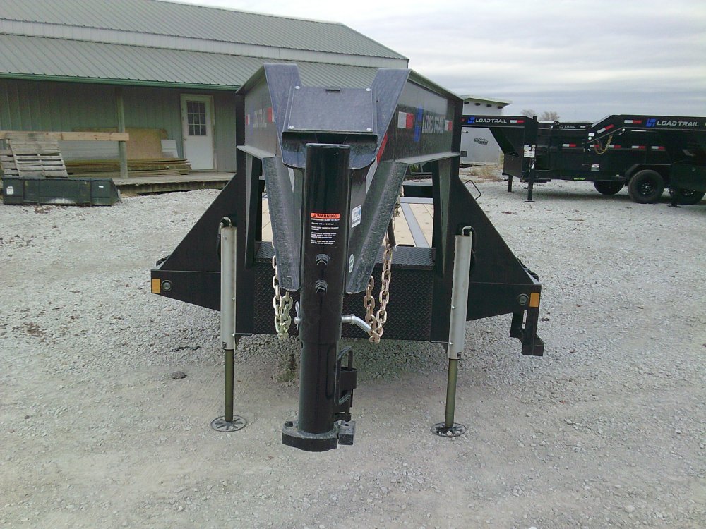 102" x 32' Tandem Low-Pro Gooseneck w/Hyd. Dove