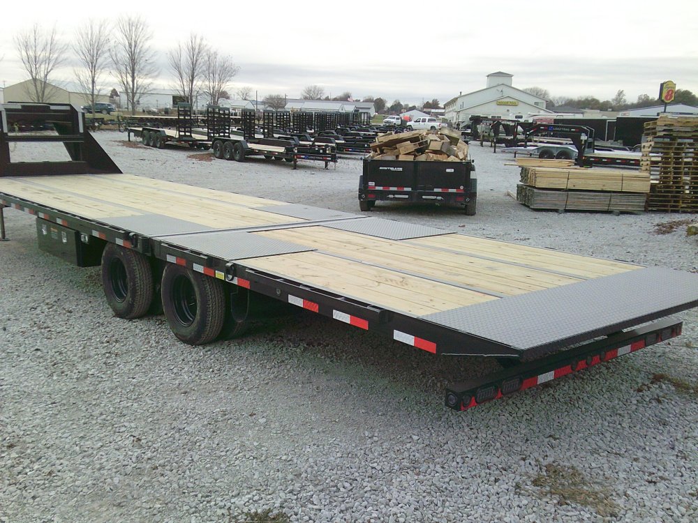 102" x 32' Tandem Low-Pro Gooseneck w/Hyd. Dove