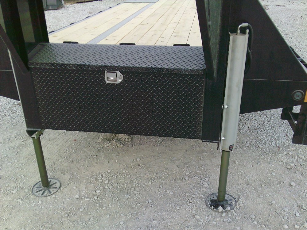 102" x 32' Tandem Low-Pro Gooseneck w/Hyd. Dove