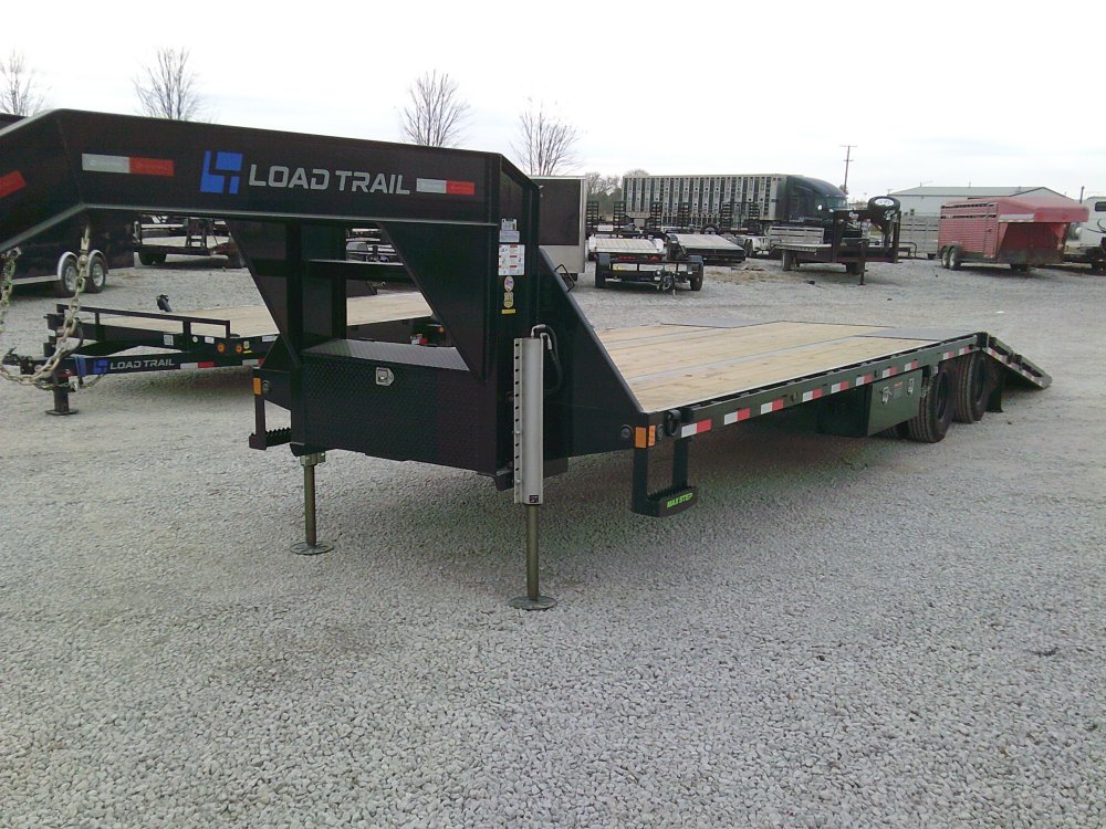 102" x 32' Tandem Low-Pro Gooseneck w/Hyd. Dove