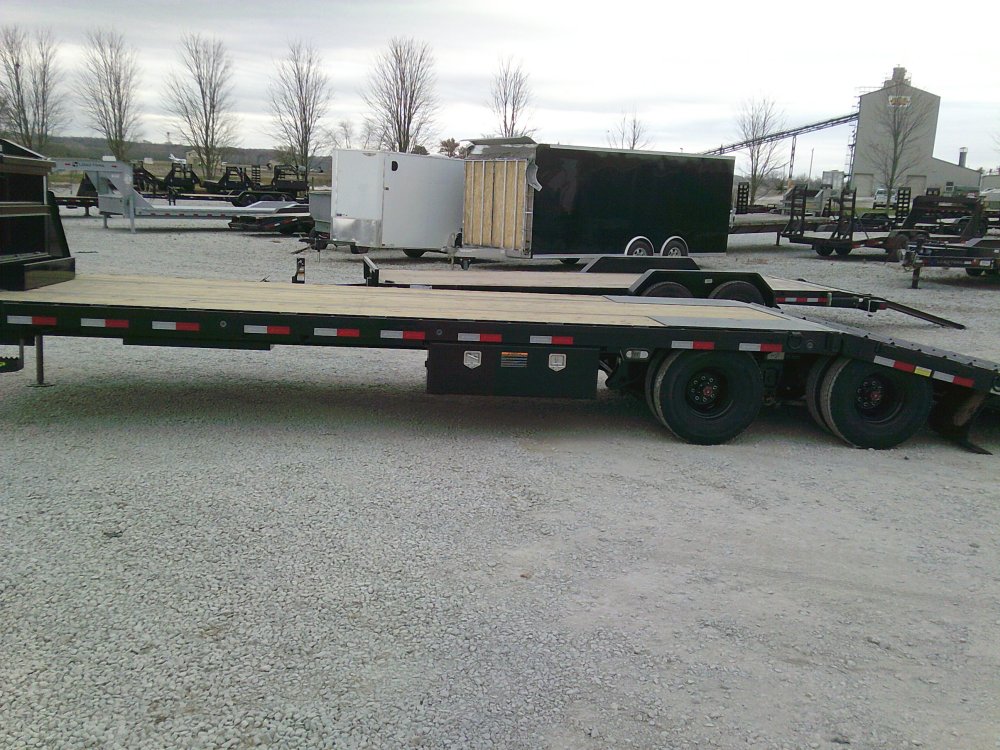 102" x 32' Tandem Low-Pro Gooseneck w/Hyd. Dove