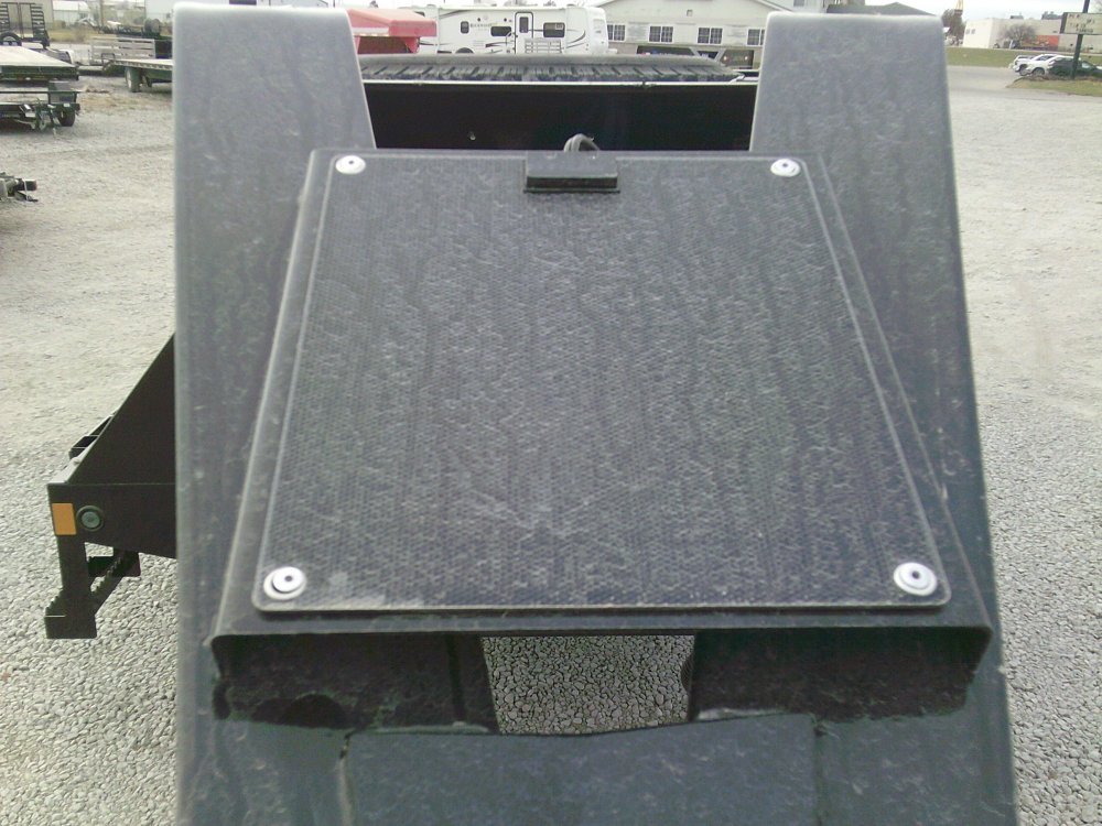 102" x 32' Tandem Low-Pro Gooseneck w/Hyd. Dove