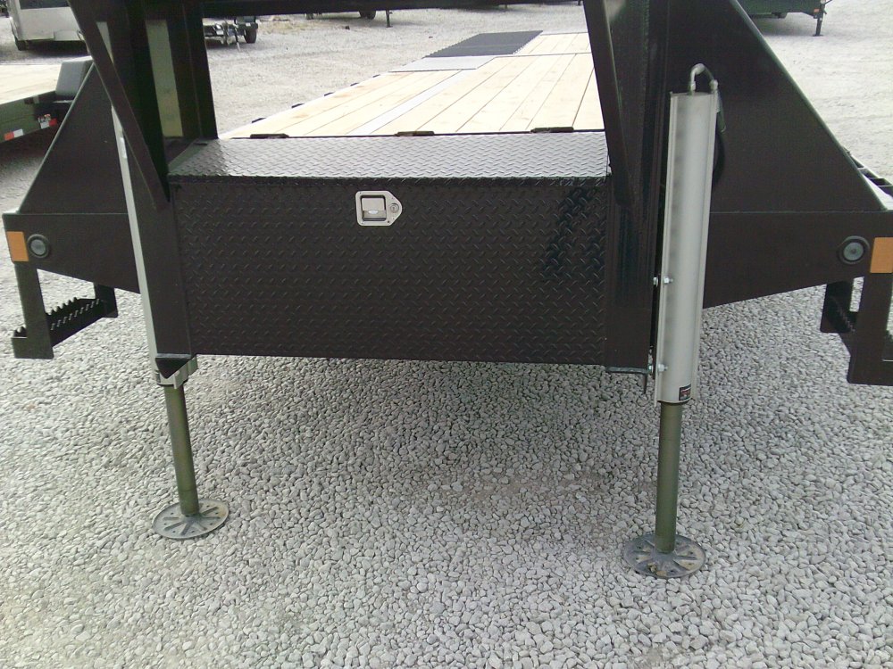 102" x 32' Tandem Low-Pro Gooseneck w/Hyd. Dove