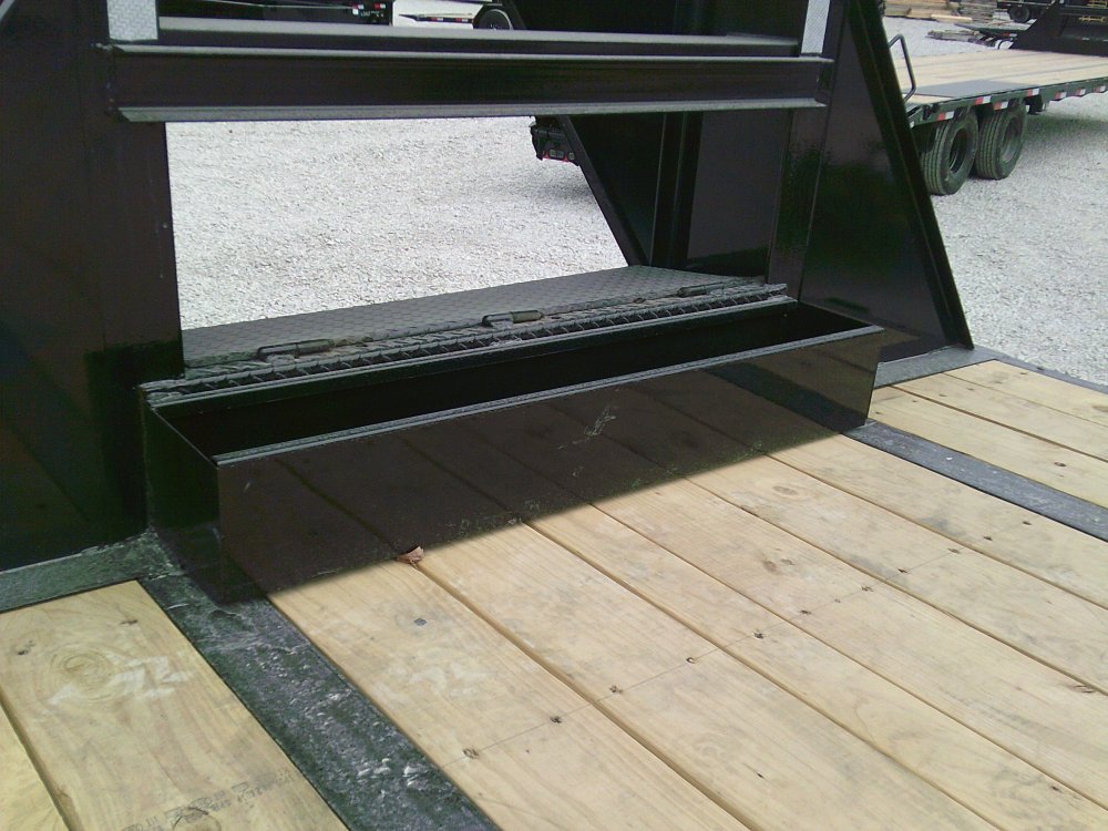 102" x 32' Tandem Low-Pro Gooseneck w/Hyd. Dove