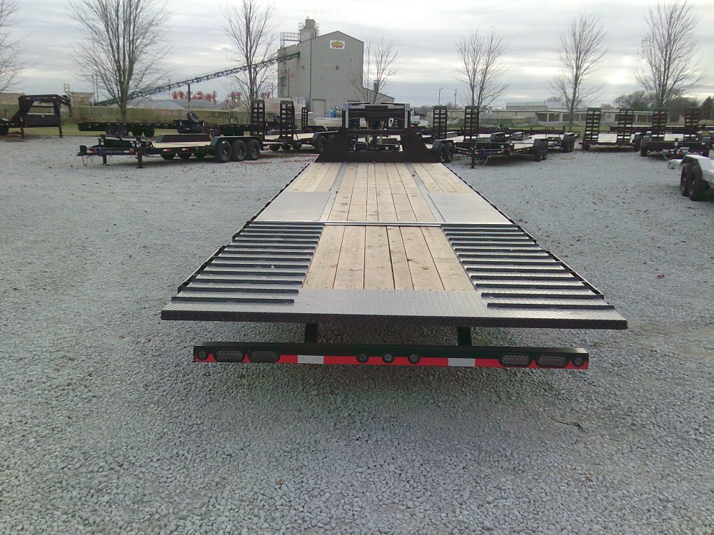 102" x 34' Tandem Low-Pro Gooseneck w/Hyd. Dove