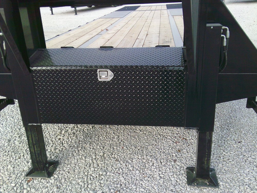 102" x 34' Tandem Low-Pro Gooseneck w/Hyd. Dove