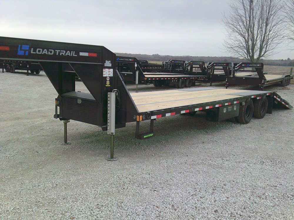 102" x 32' Tandem Low-Pro Gooseneck w/Hyd. Dove