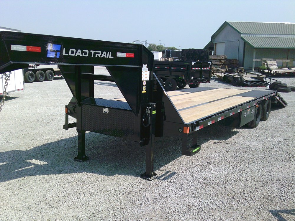 102" x 32' Tandem Low-Pro Gooseneck w/Hyd. Dove -25,900K