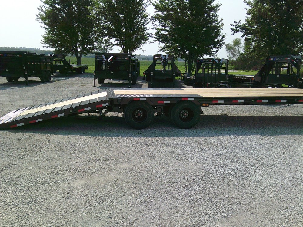 102" x 32' Tandem Low-Pro Gooseneck w/Hyd. Dove -25,900K