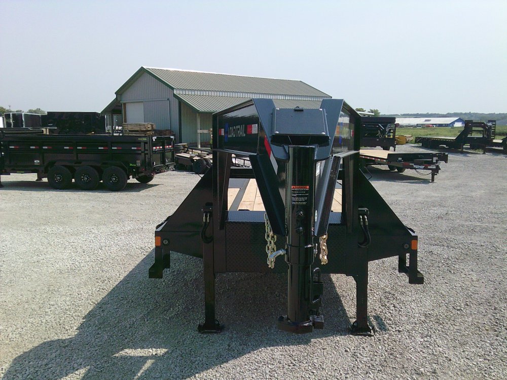 102" x 32' Tandem Low-Pro Gooseneck w/Hyd. Dove -25,900K