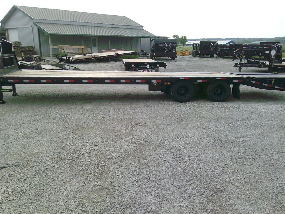 102" x 32' Tandem Low-Pro Gooseneck 25.9K