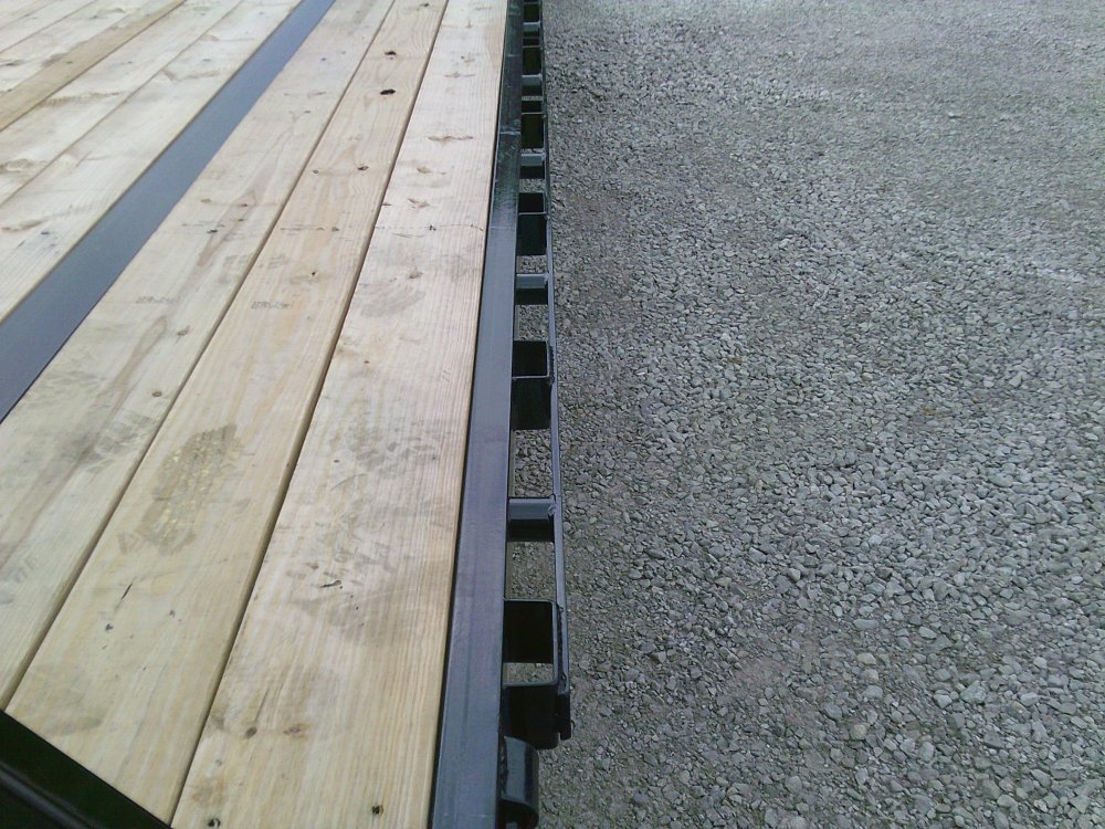 102" x 32' Tandem Low-Pro Gooseneck 25.9K