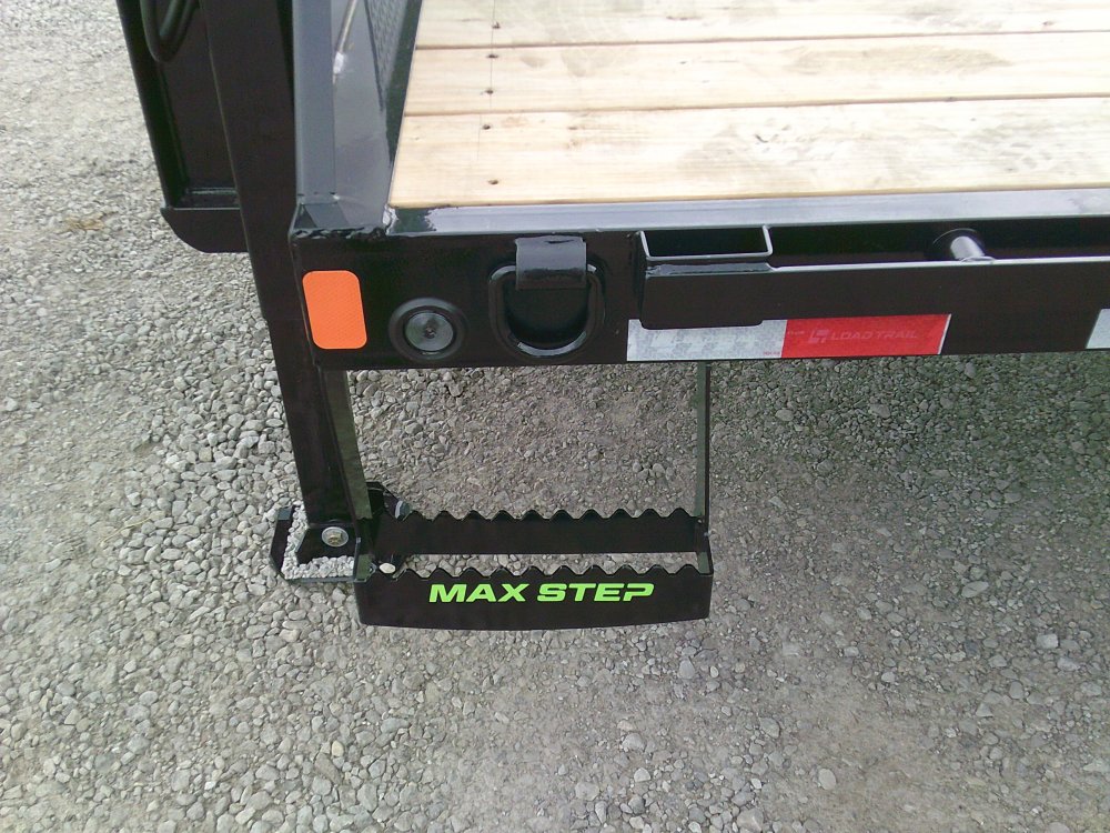 102" x 32' Tandem Low-Pro Gooseneck 25.9K
