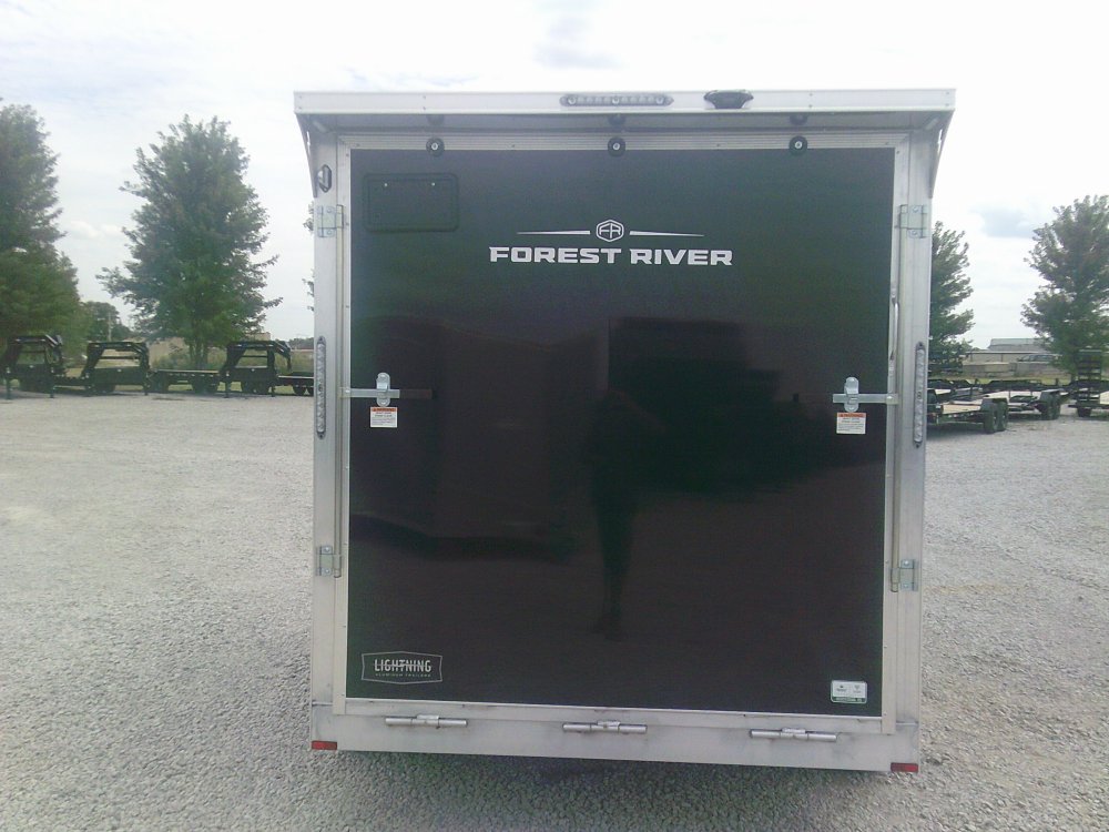 7.5X14 ENCLOSED LIGHTNING