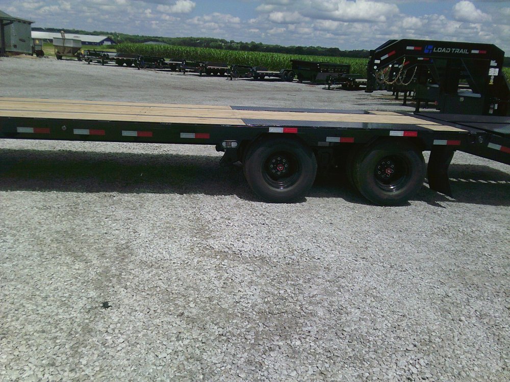 102" x 32' Tandem Low-Pro Gooseneck