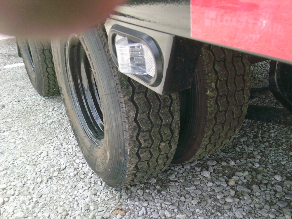 102" x 32' Tandem Low-Pro Gooseneck