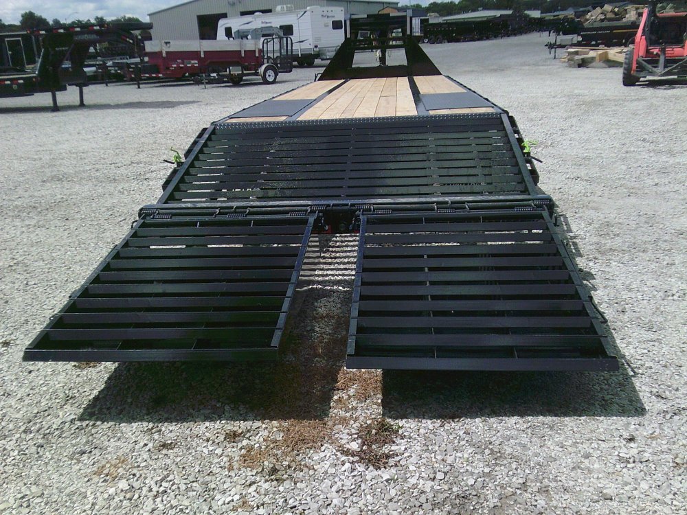 102" x 32' Tandem Low-Pro Gooseneck