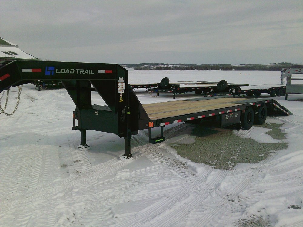 102" X 32' Gooseneck w/Hyd. Dove Trailer 24K