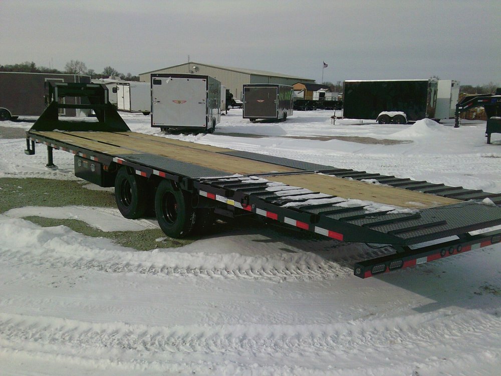 102" X 32' Gooseneck w/Hyd. Dove Trailer 24K