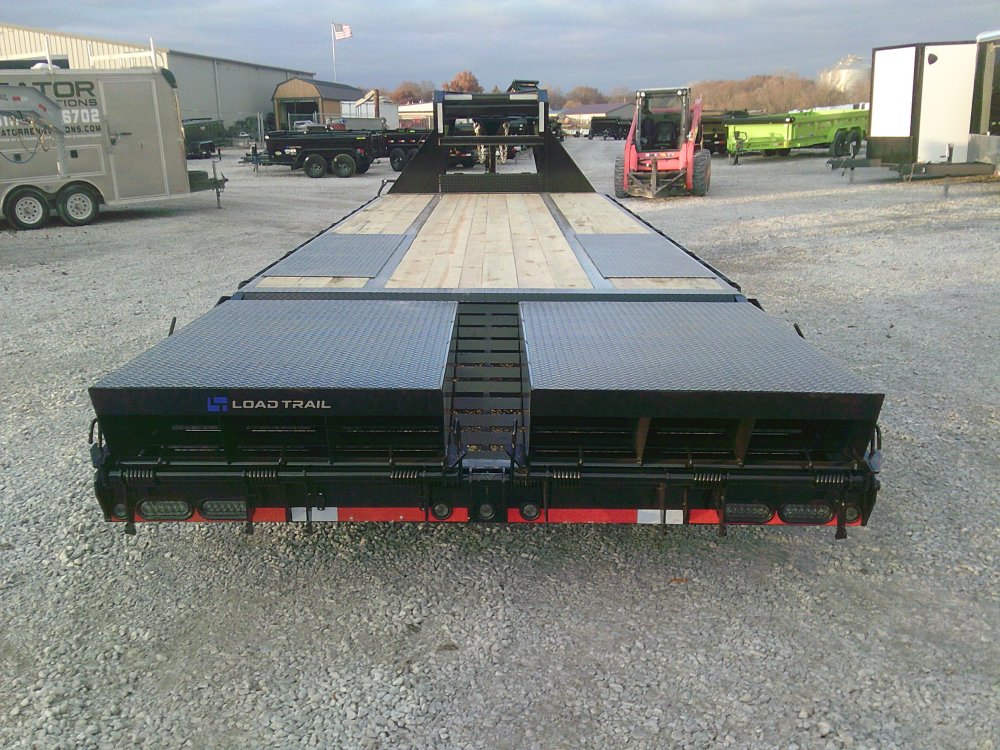 102" x 28' Tandem Low-Pro Gooseneck