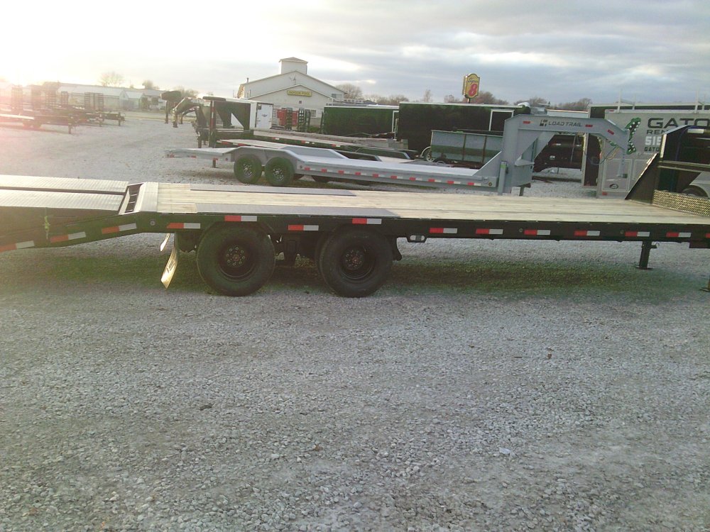 102" x 28' Tandem Low-Pro Gooseneck