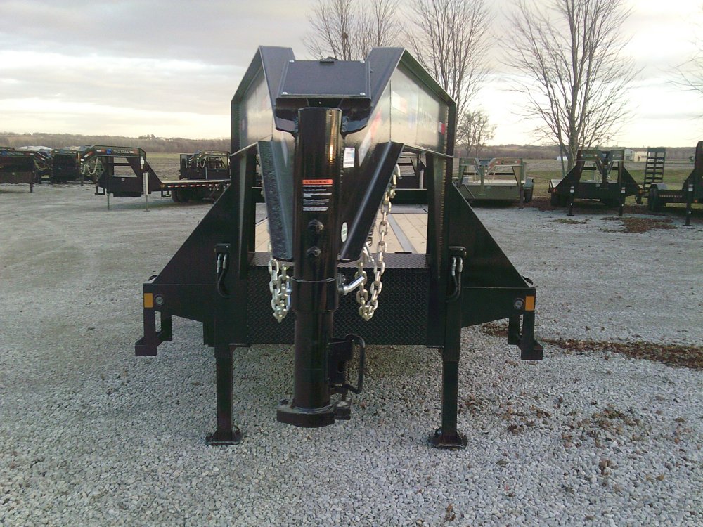 102" x 40' Tandem Low-Pro Gooseneck w/Hyd. Dove Under Frame Bridge & Pipe Bridge