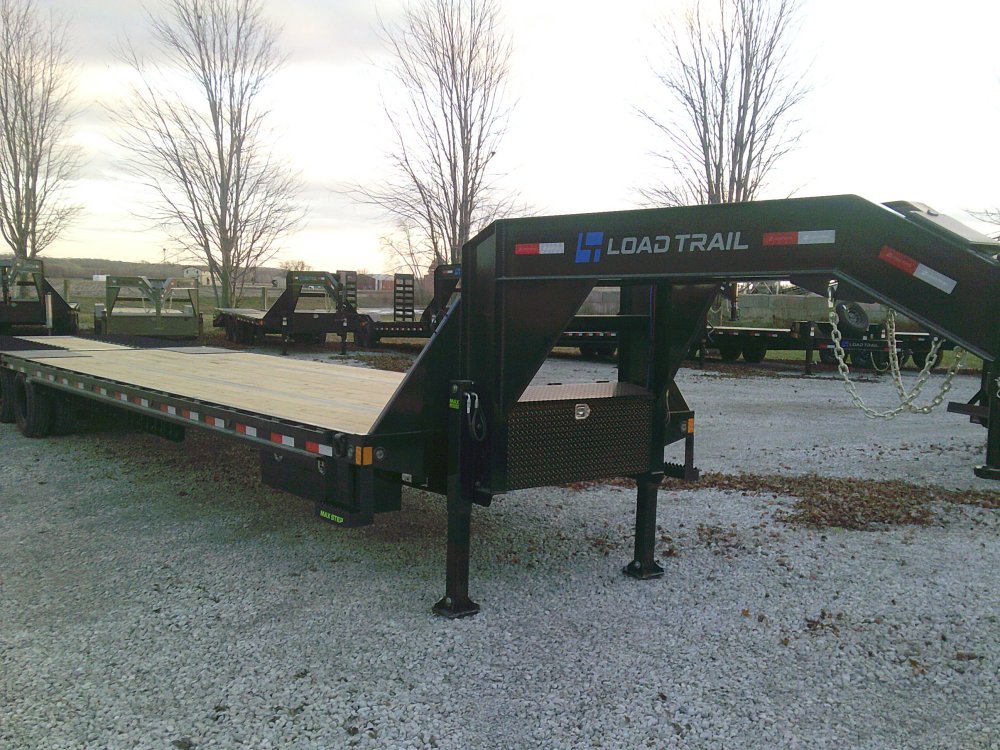 102" x 40' Tandem Low-Pro Gooseneck w/Hyd. Dove Under Frame Bridge & Pipe Bridge