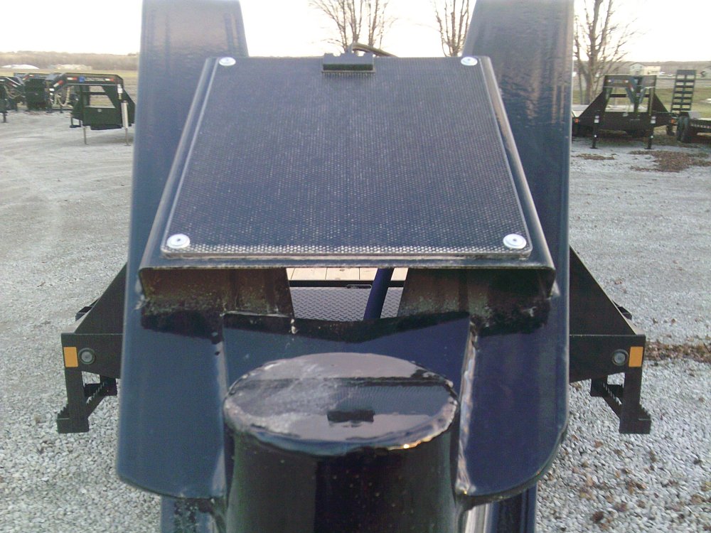 102" x 40' Tandem Low-Pro Gooseneck w/Hyd. Dove Under Frame Bridge & Pipe Bridge