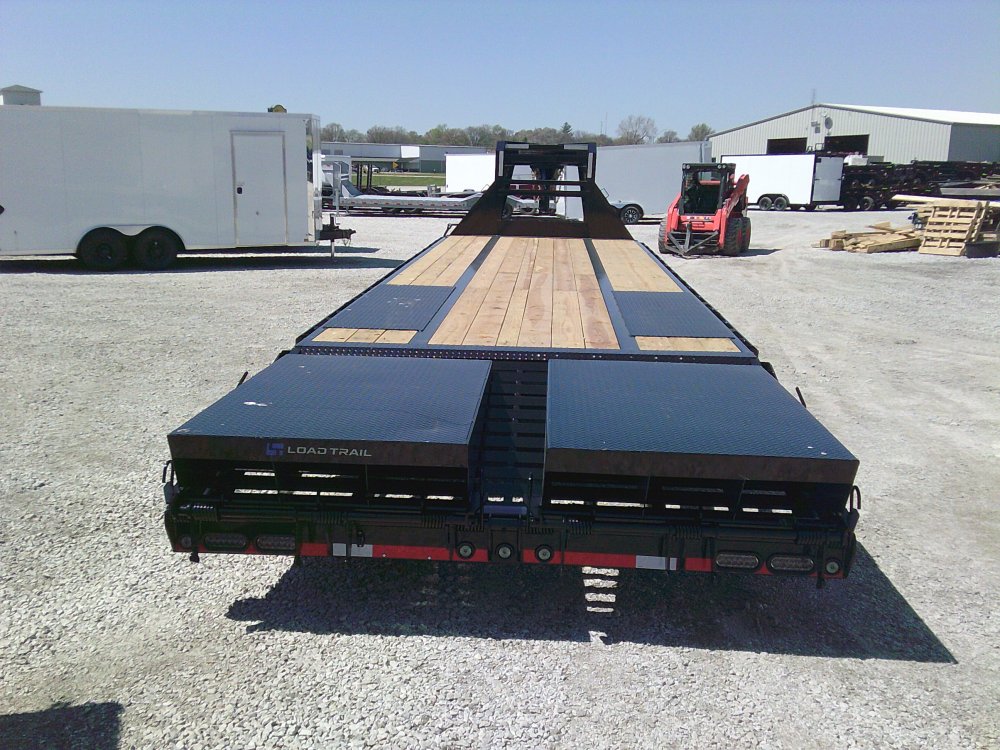 102" x 32' Tandem Low-Pro Gooseneck -24K