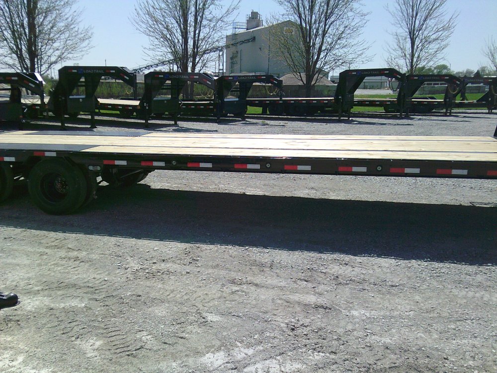 102" x 32' Tandem Low-Pro Gooseneck -24K