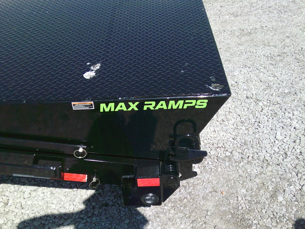 102" x 32' Tandem Low-Pro Gooseneck -24K