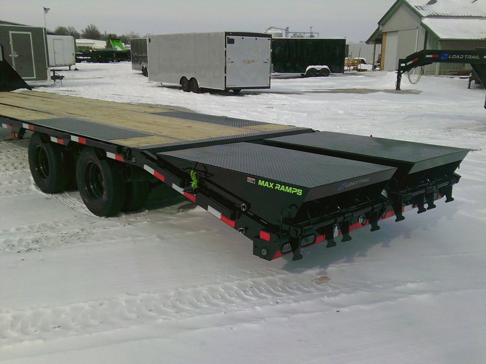 102" X 32' Tandem Low-Pro Gooseneck Trailer 25.9K