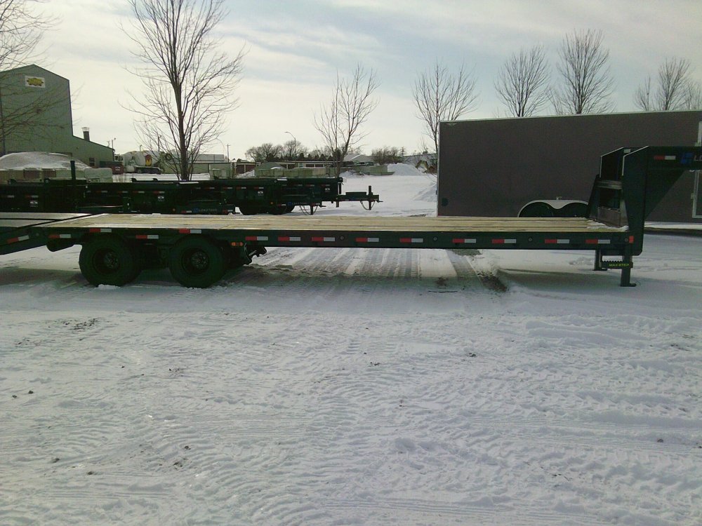 102" X 32' Tandem Low-Pro Gooseneck Trailer 25.9K