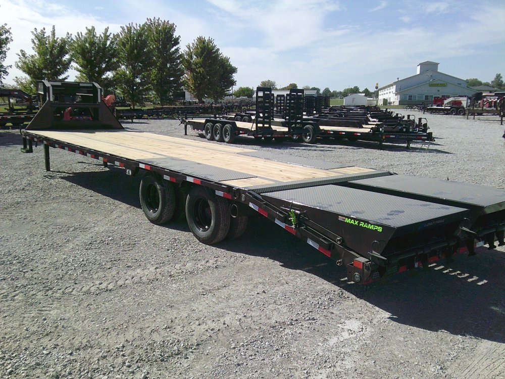 102" x 32' Tandem Low-Pro Gooseneck