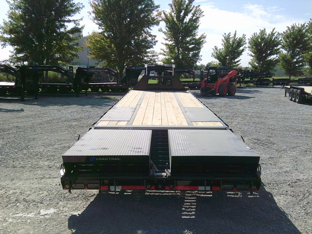 102" x 32' Tandem Low-Pro Gooseneck