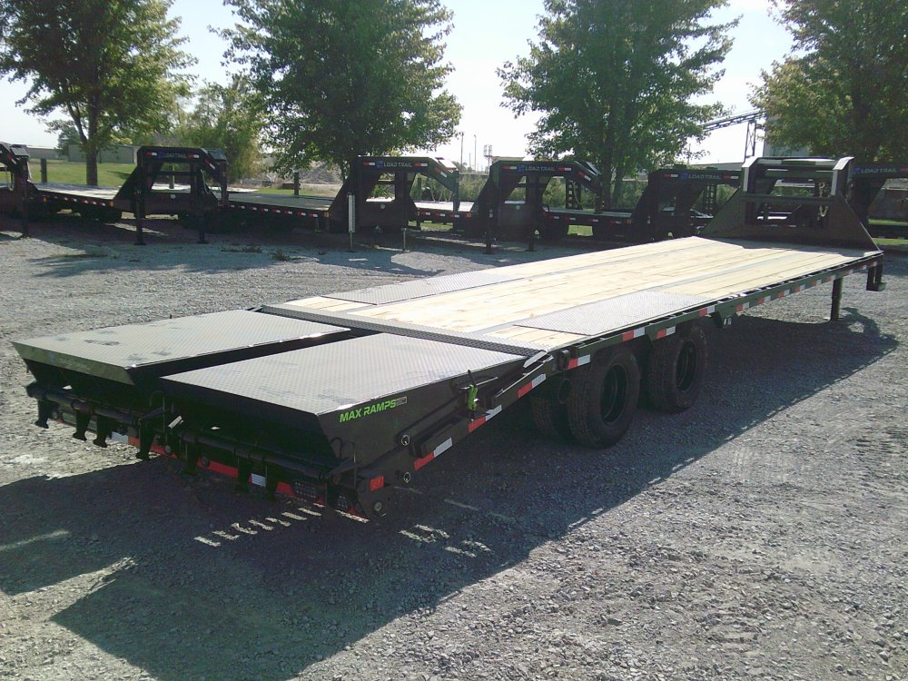 102" x 32' Tandem Low-Pro Gooseneck