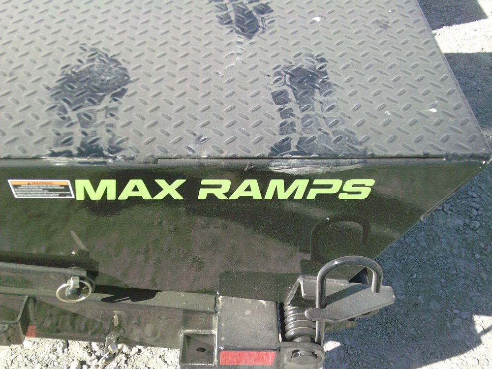 102" x 32' Tandem Low-Pro Gooseneck