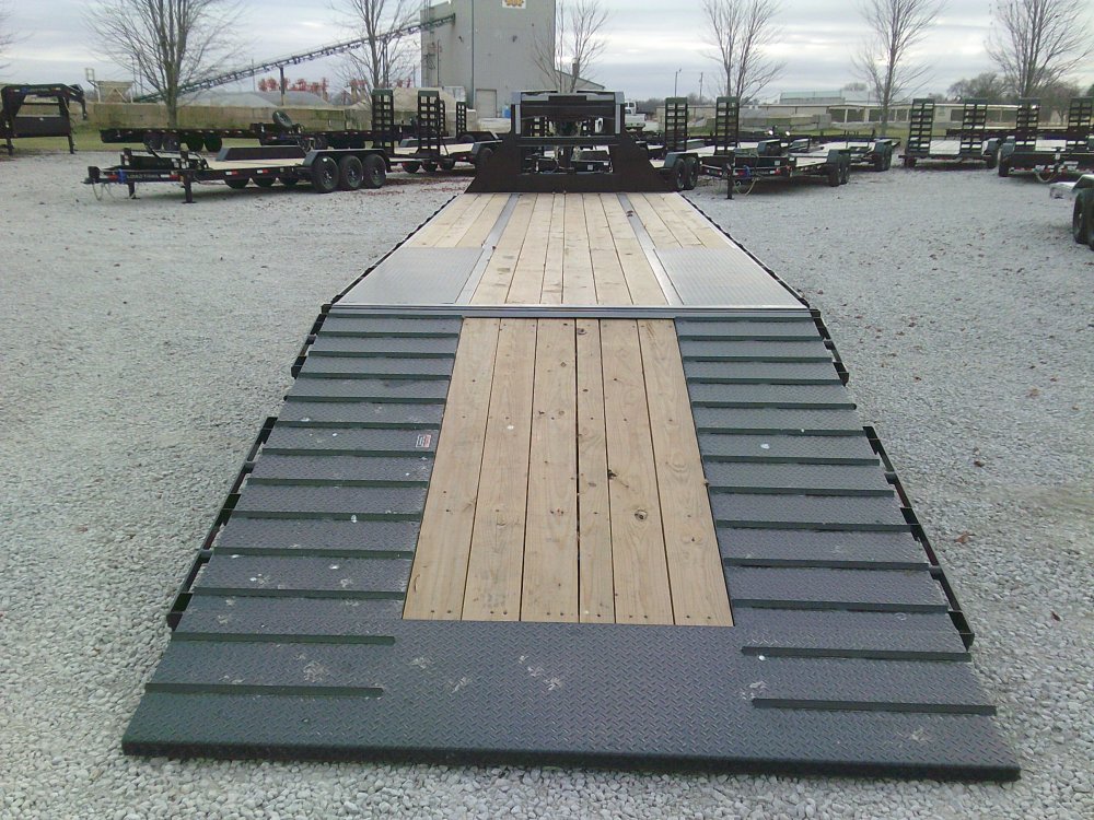 102" x 34' Tandem Low-Pro Gooseneck w/Hyd. Dove -24K